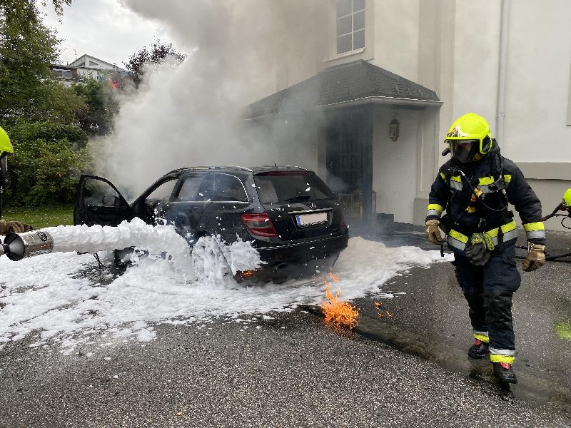 Fahrzeugbrand Villacher Innenstadt (Bild 3)
